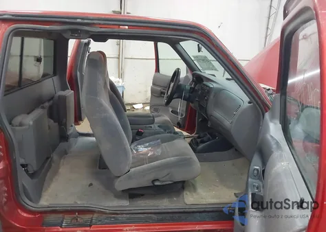 1999 Ford Ranger Xlt from USA, damaged, VIN 1FTZR15X8XTA36536